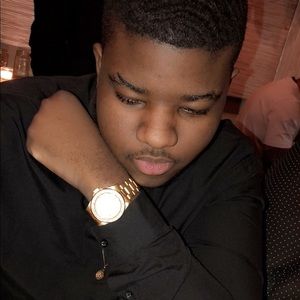 Meet your Posher, Devin